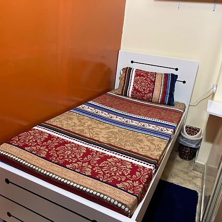 Moon Backpackers , Al Rigga , Partition For Couples And For Singles Διαμέρισμα Ντουμπάι Εξωτερικό φωτογραφία