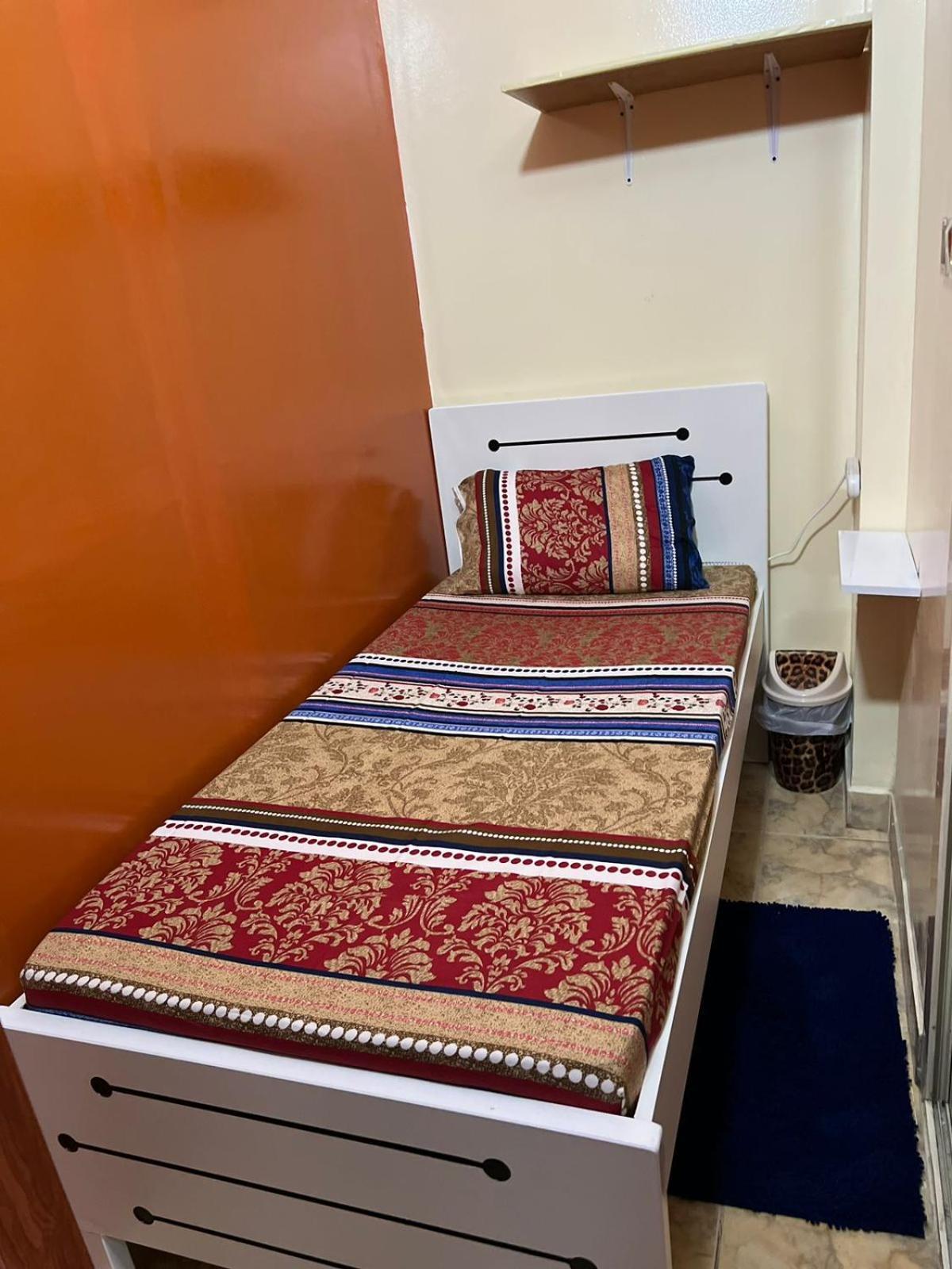 Moon Backpackers , Al Rigga , Partition For Couples And For Singles Διαμέρισμα Ντουμπάι Εξωτερικό φωτογραφία
