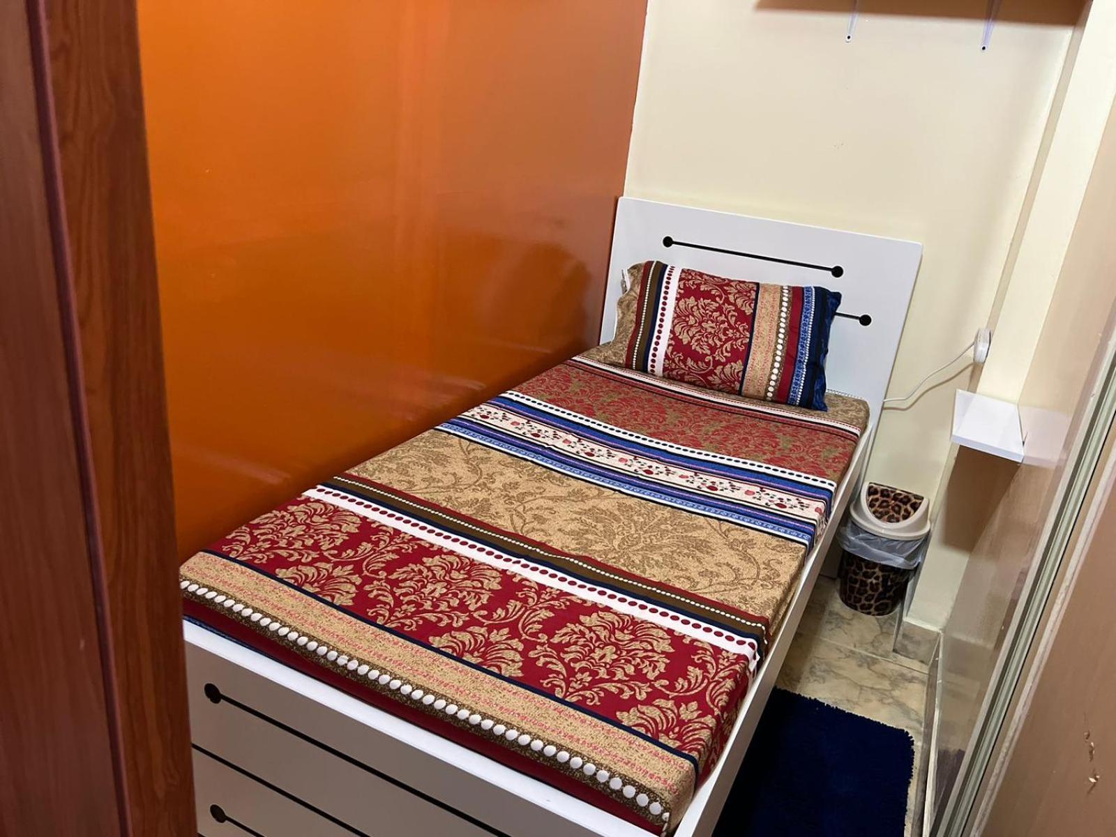 Moon Backpackers , Al Rigga , Partition For Couples And For Singles Διαμέρισμα Ντουμπάι Εξωτερικό φωτογραφία